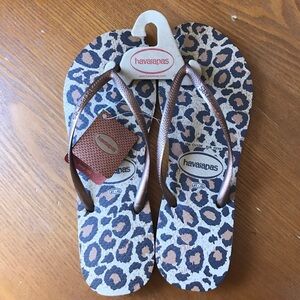 Brand New - Leopard print Havaianas size 11/12